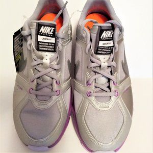 Nike athletic shoes NWT running women 10 Silver